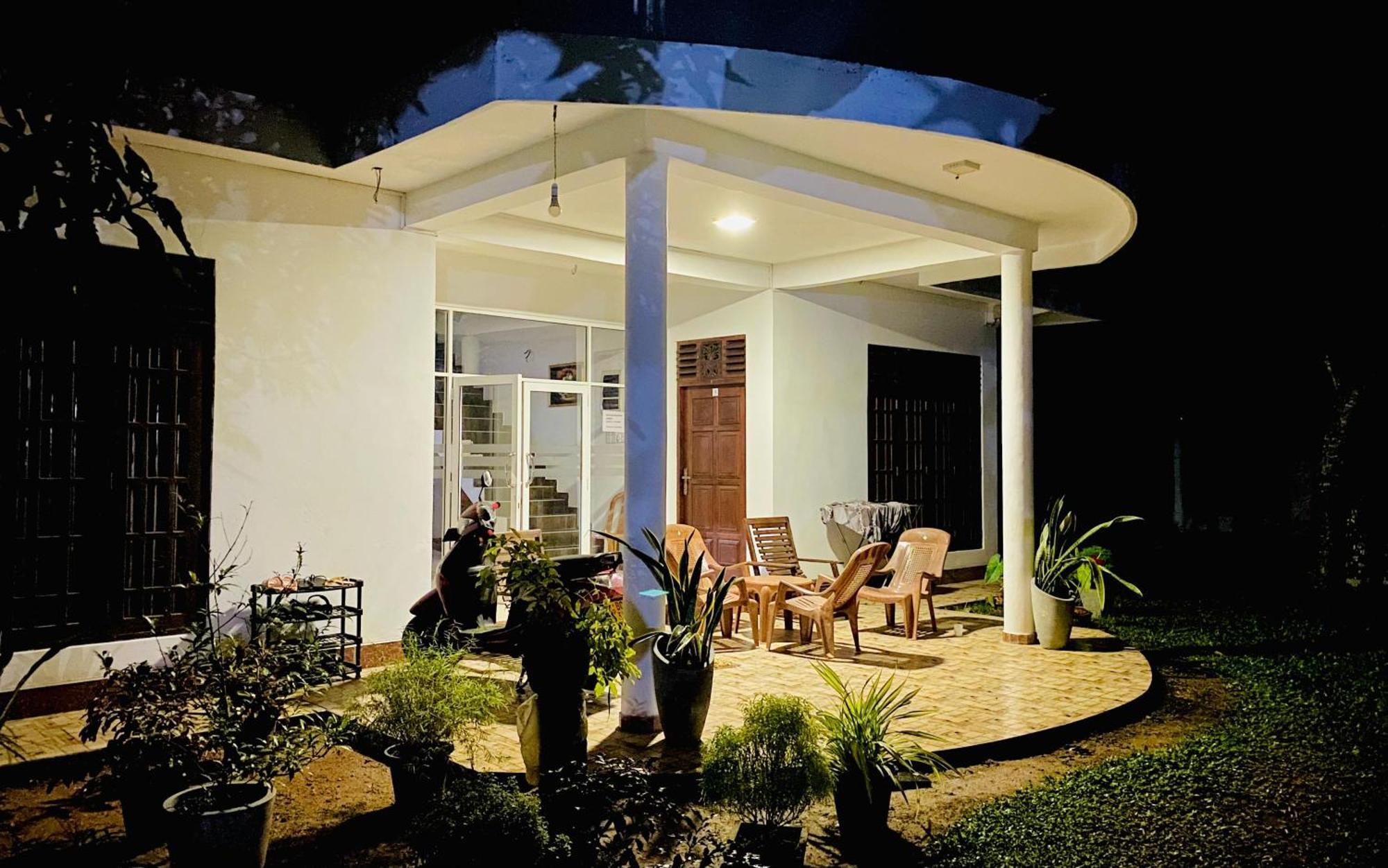 Sasmika Villa Surf And Yoga Hostel Weligama Exteriér fotografie