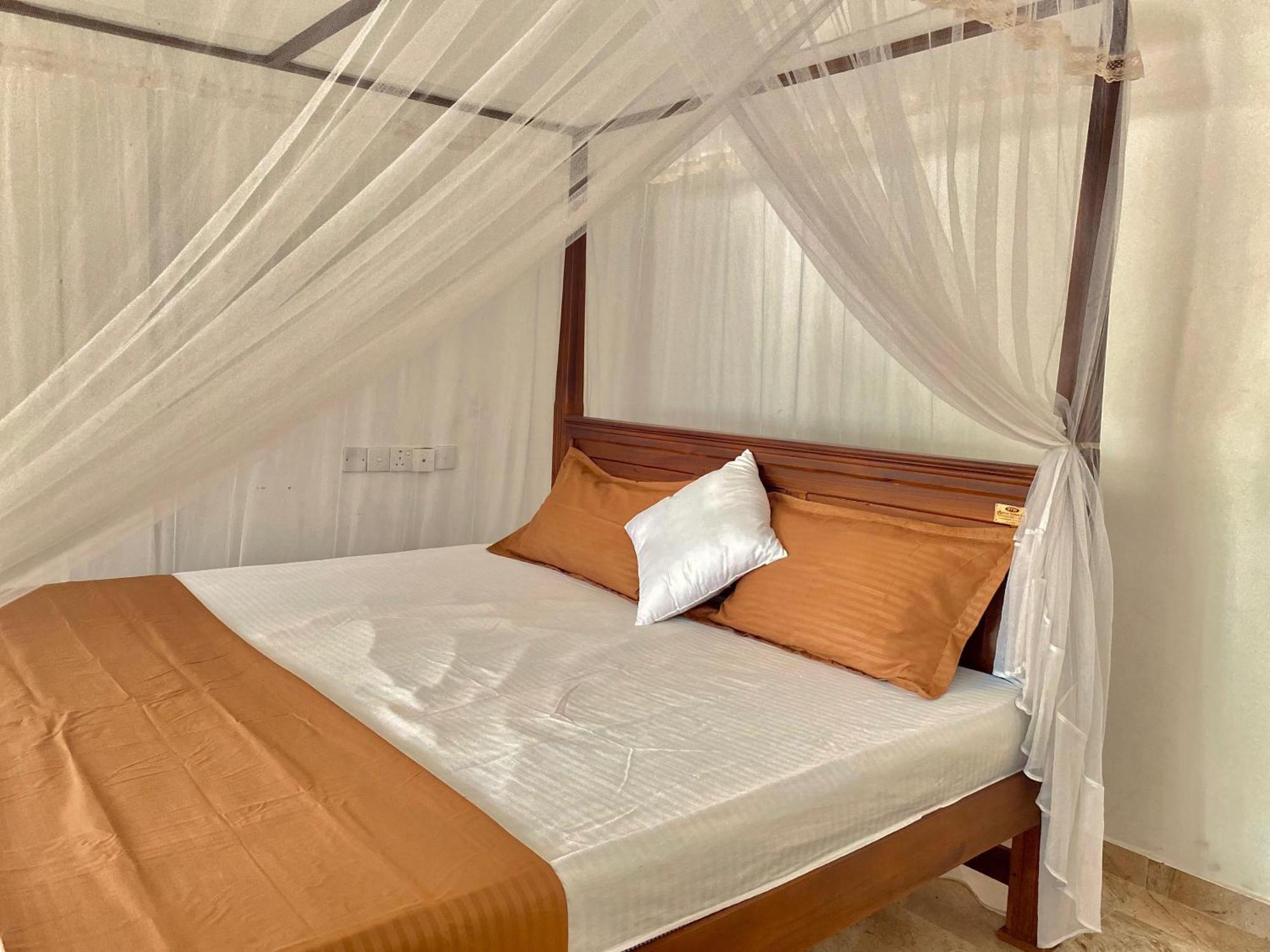 Sasmika Villa Surf And Yoga Hostel Weligama Exteriér fotografie